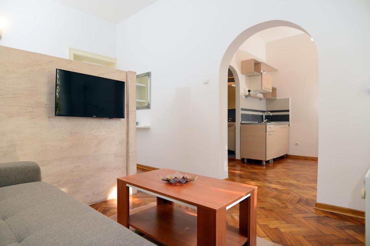 Central Spot Apartments Belgrado Esterno foto