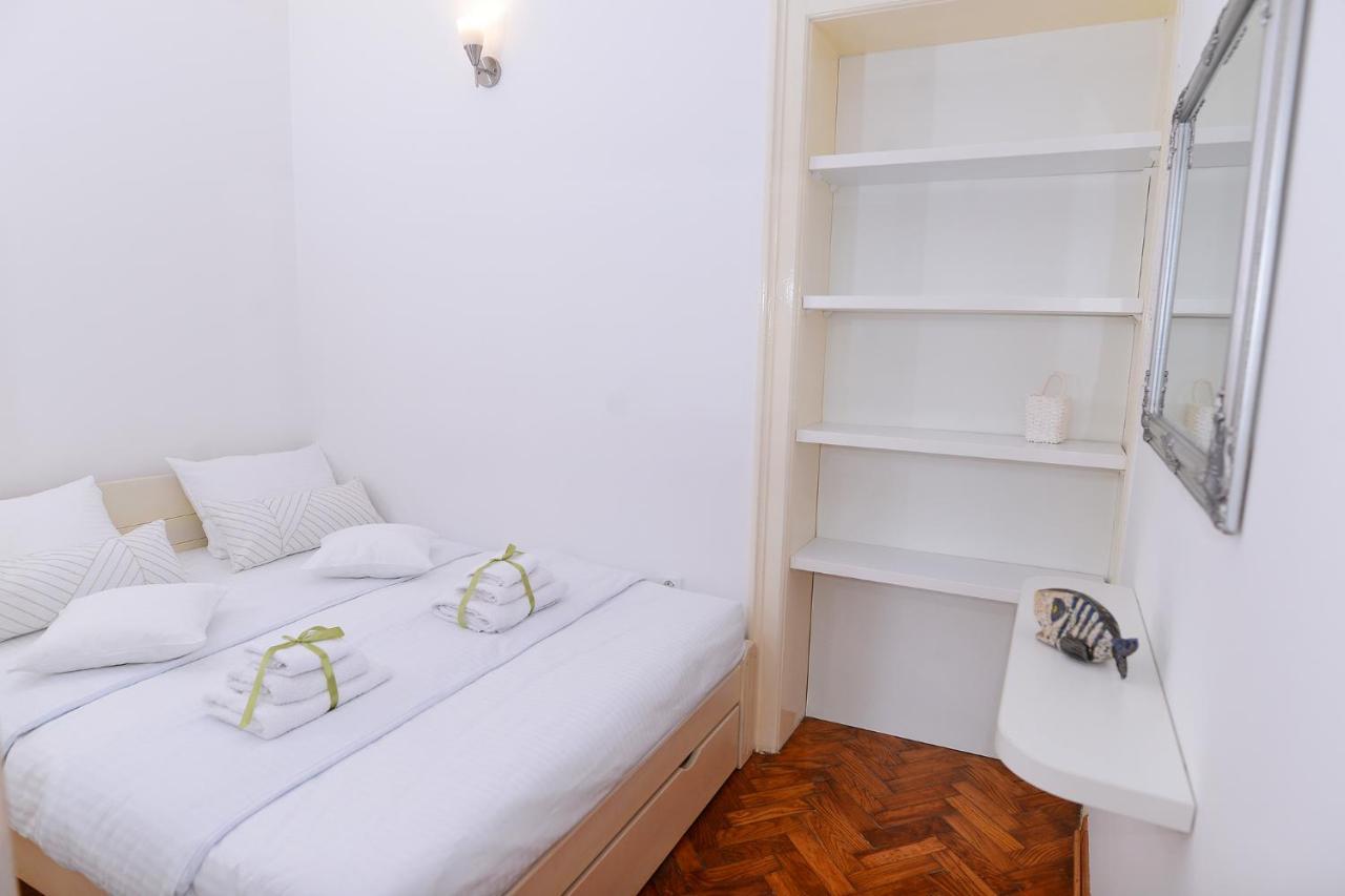 Central Spot Apartments Belgrado Esterno foto