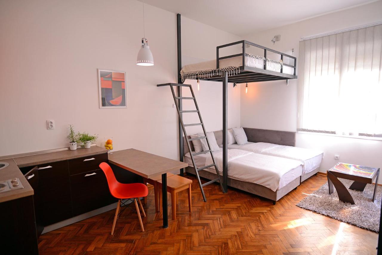 Central Spot Apartments Belgrado Esterno foto